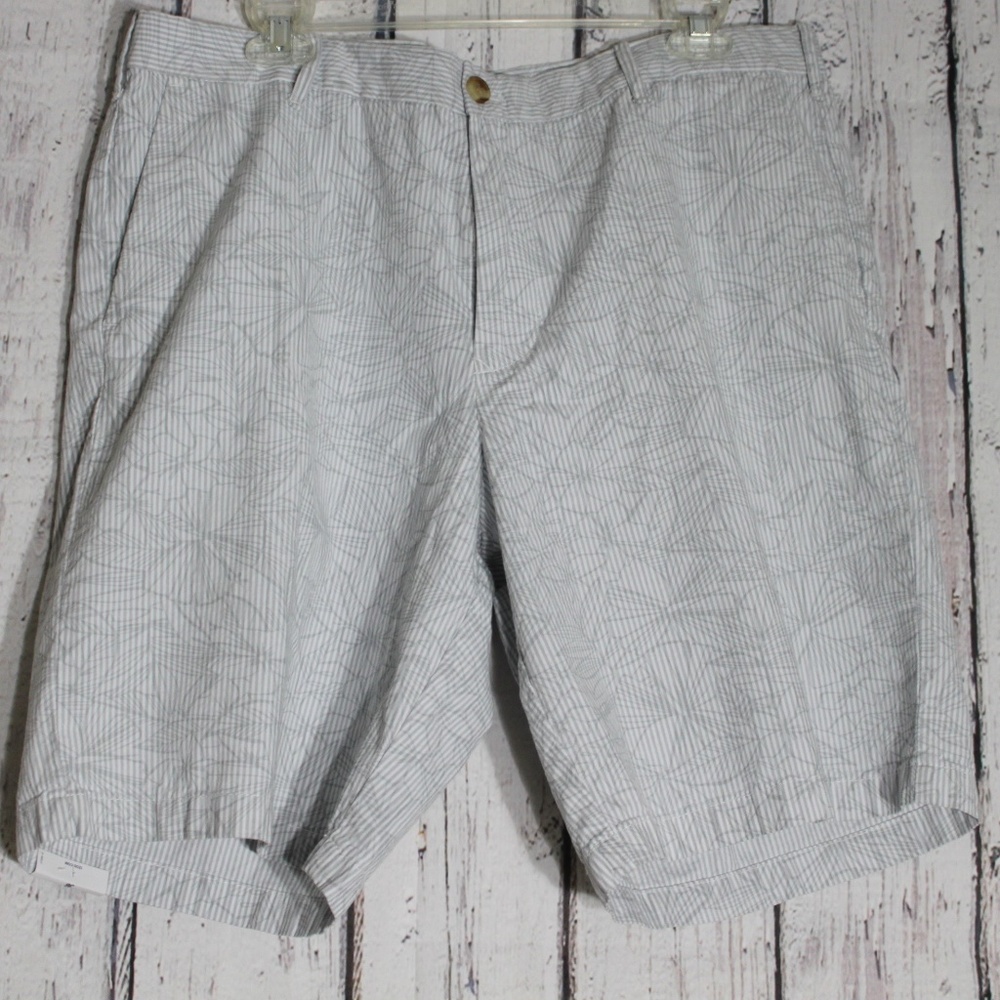 IZOD Saltwater Relaxed Classic Flat Front Shorts